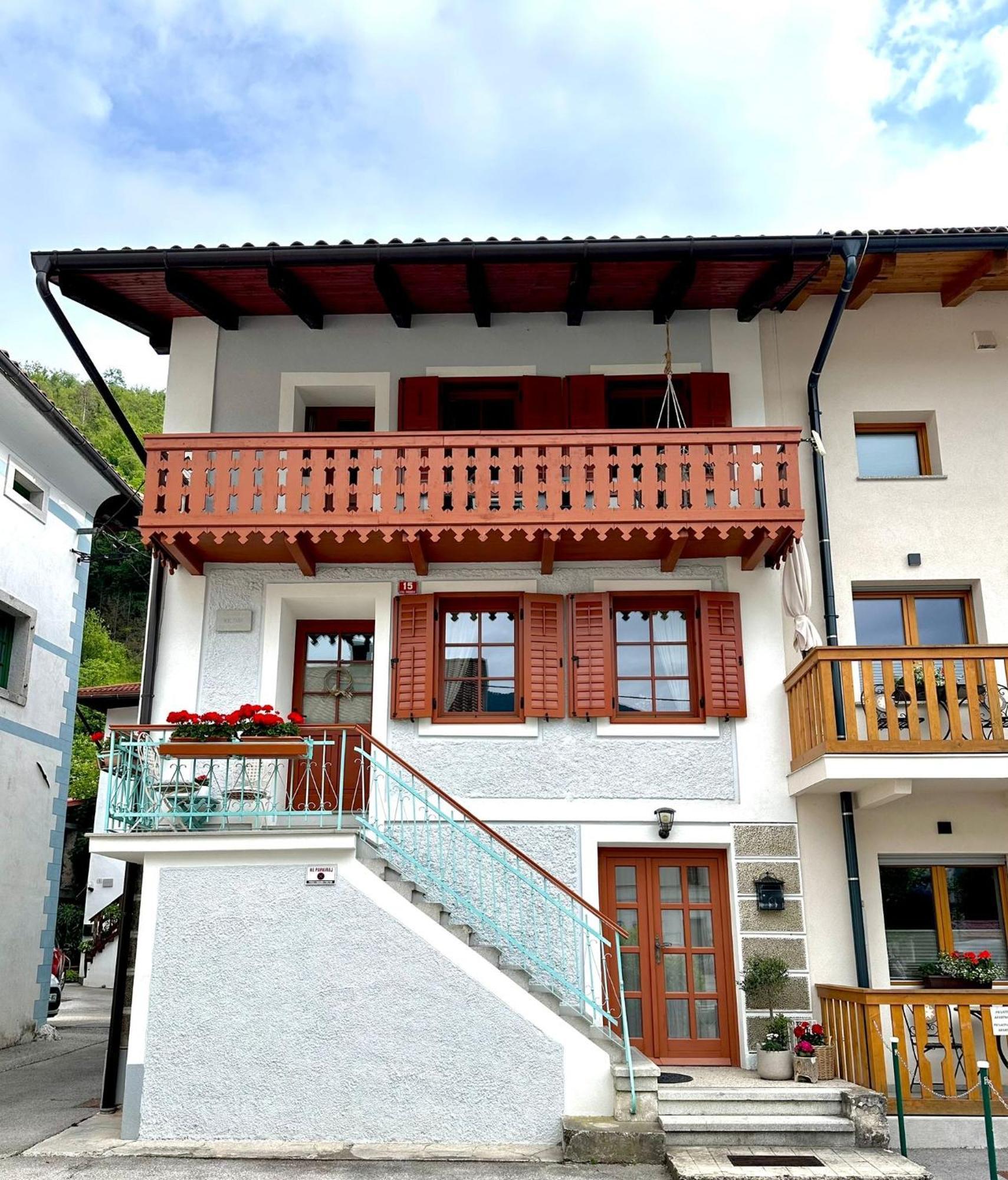 Hisa Rejmr With Private Parking Villa Kobarid Exterior photo